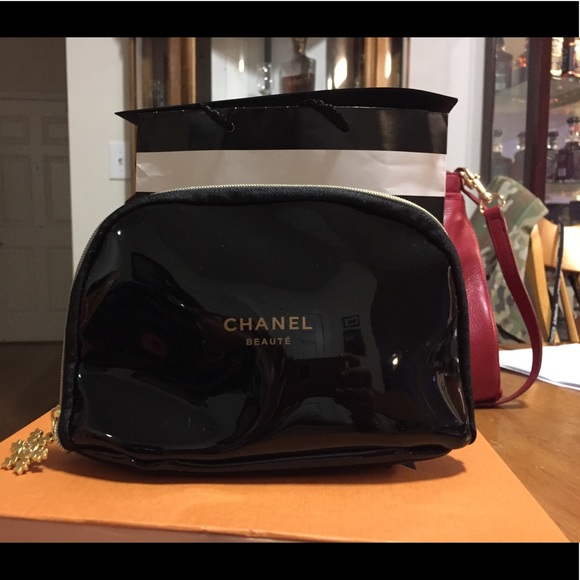 chanel makeup bag gift with purchase